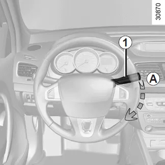 Renault Fluence. Bei eingeschalteter Fahrzeugbeleuchtung