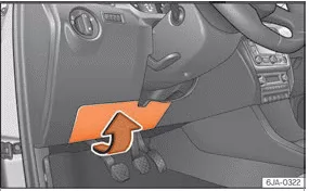 Seat Toledo. Abb. 55 Auf der Fahrerseite in der Instrumententafel: